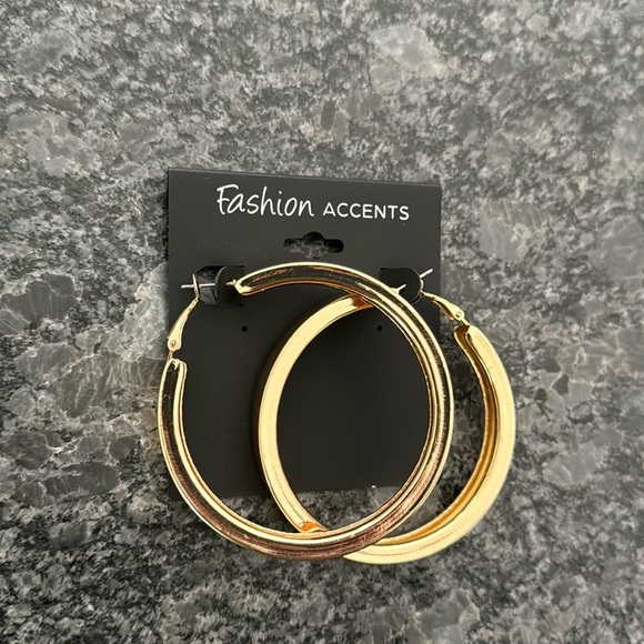 FWP NWT FASHION ACCENTS GOLD TONED FASHION JEWELRY HOOP EARRINGS - Picture 3 of 4